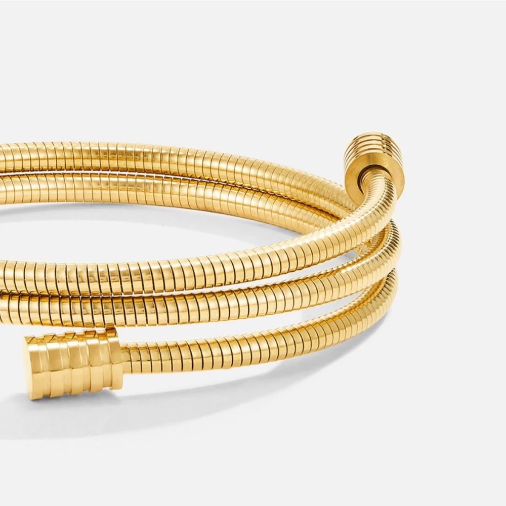 Brand new Beautiful Earth Twisted Gold Bracelet